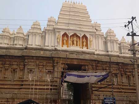 Taxi in Tirupati Nagalapuram Temple