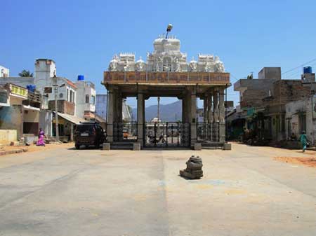 Taxi in Tirupati Narayanavanam Temple